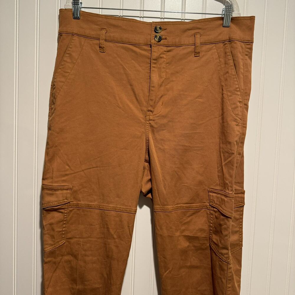 Cabi Golden Tan Paperbag Cargo Pants Size 10 - Picture 2 of 6